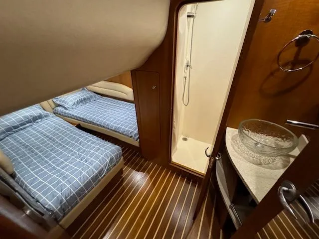 Slide: The Image of Tiara 4300 Sovran 2007 - 50