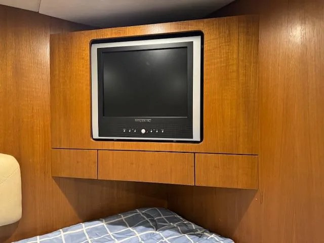 Slide: The Image of Tiara 4300 Sovran 2007 - 54