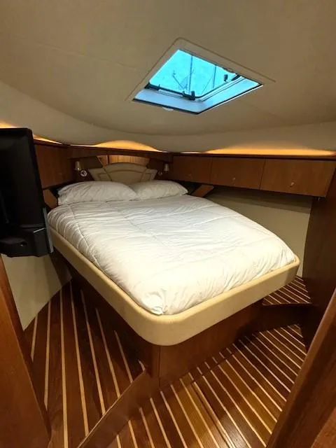 Slide: The Image of Tiara 4300 Sovran 2007 - 63