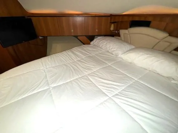 Slide: The Image of Tiara 4300 Sovran 2007 - 64