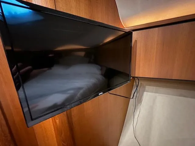 Slide: The Image of Tiara 4300 Sovran 2007 - 65