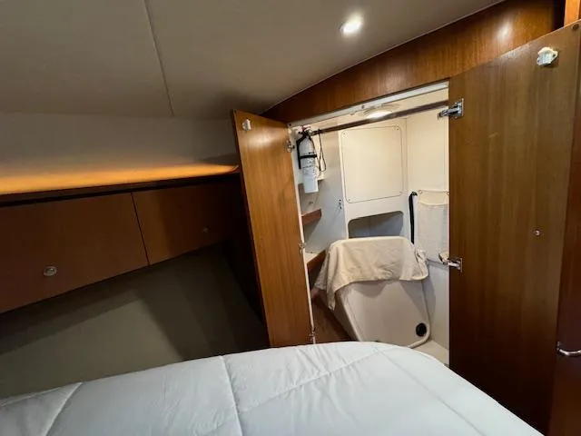 Slide: The Image of Tiara 4300 Sovran 2007 - 66