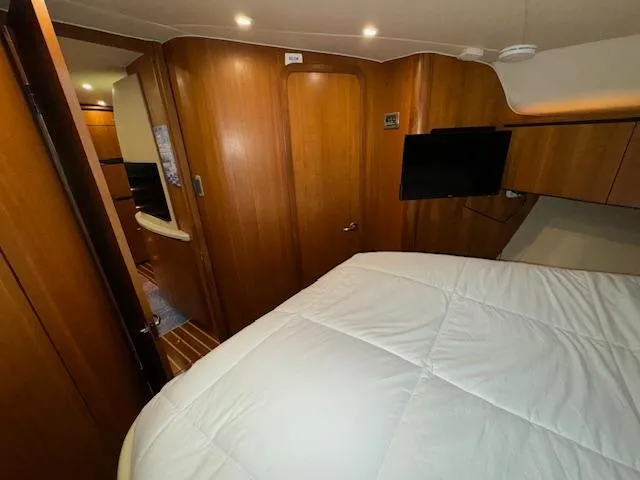 Slide: The Image of Tiara 4300 Sovran 2007 - 68