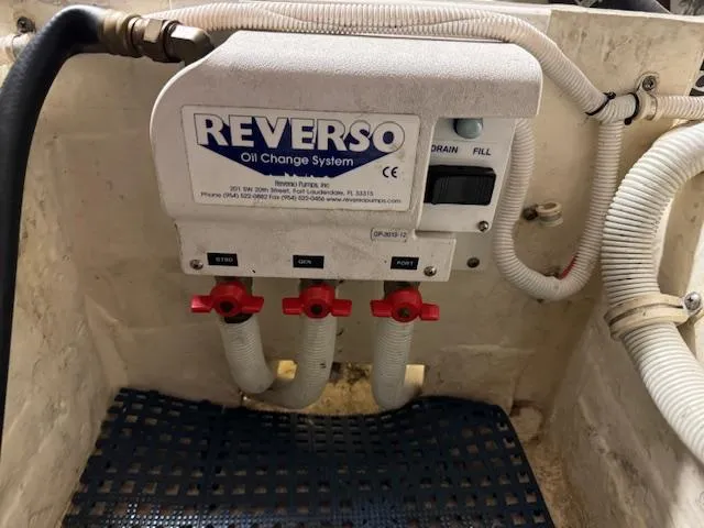 Slide: The Image of Tiara 4300 Sovran 2007 - 85