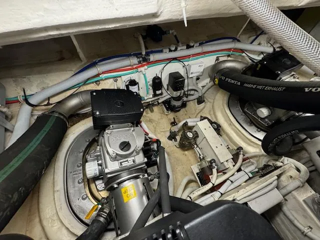 Slide: The Image of Tiara 4300 Sovran 2007 - 86