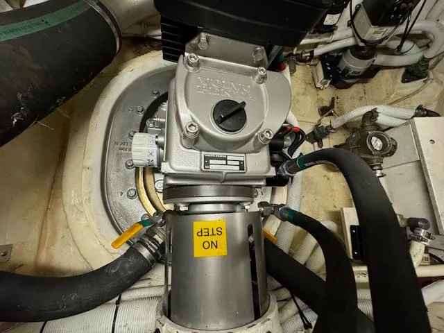 Slide: The Image of Tiara 4300 Sovran 2007 - 87