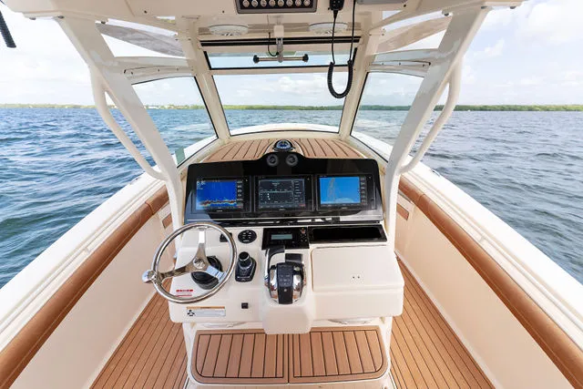Slide: The Image of Scout 350 LXF 2016 - 43
