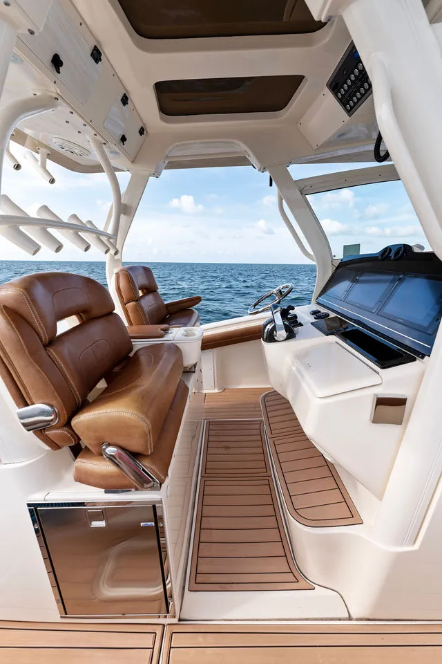 Slide: The Image of Scout 350 LXF 2016 - 45
