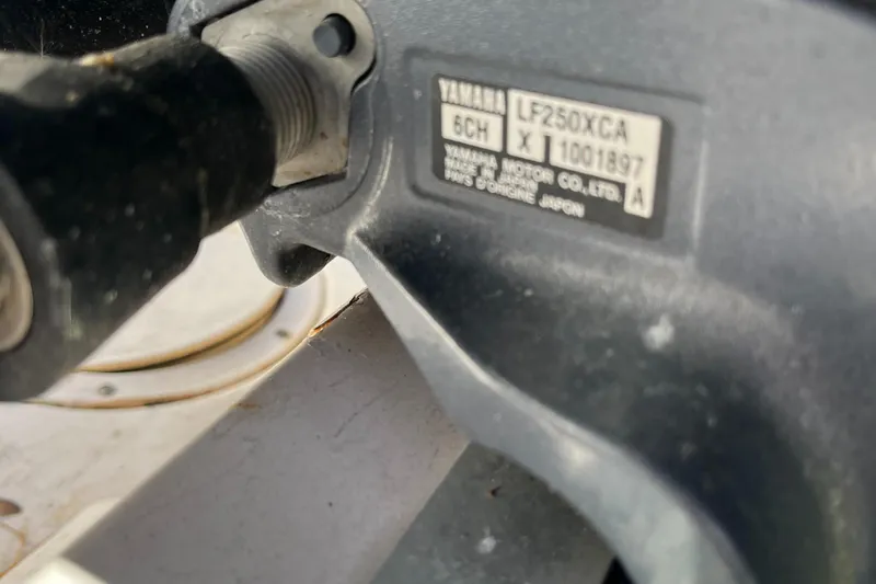 Slide: The Image of Grady-White Express 330 2003 - 58