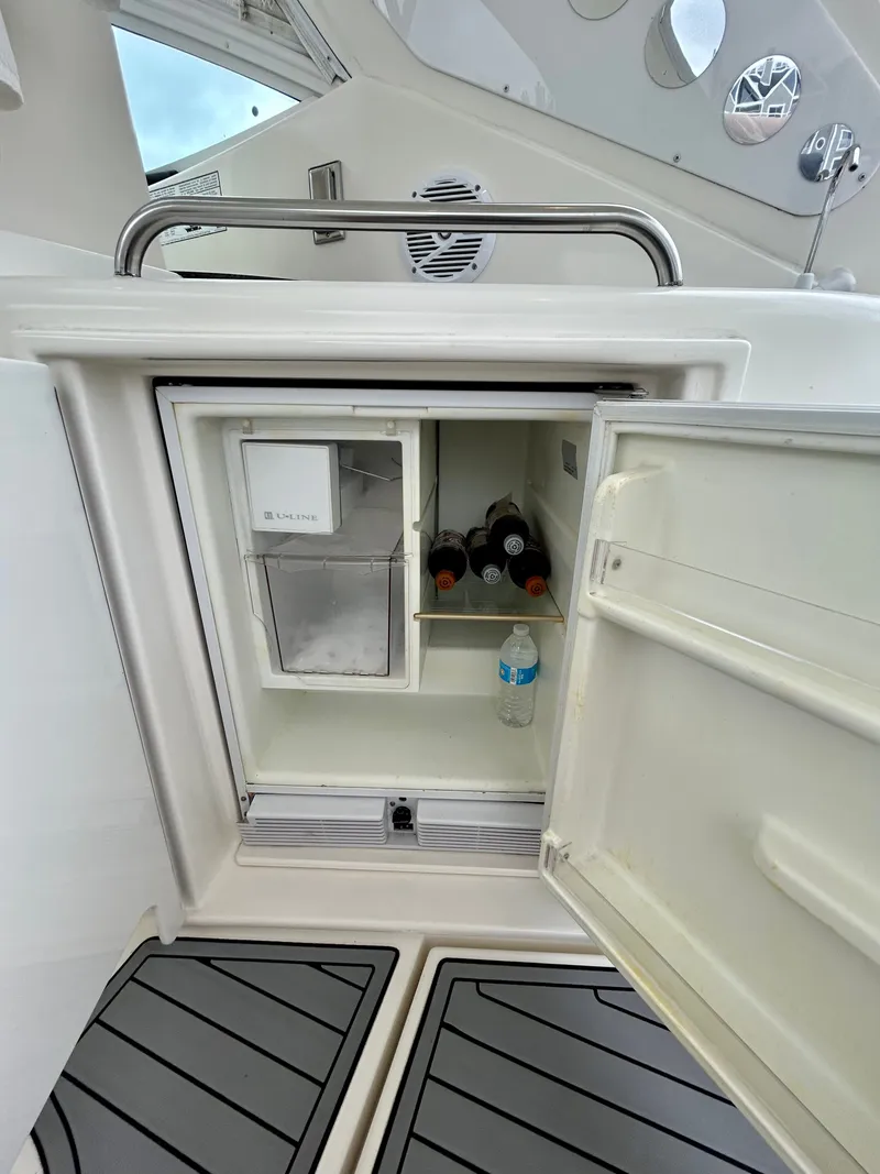 Slide: The Image of Cruisers Yachts 420 Express 2005 - 26