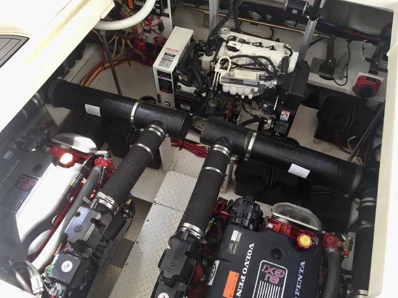 Slide: The Image of Cruisers Yachts 420 Express 2005 - 36