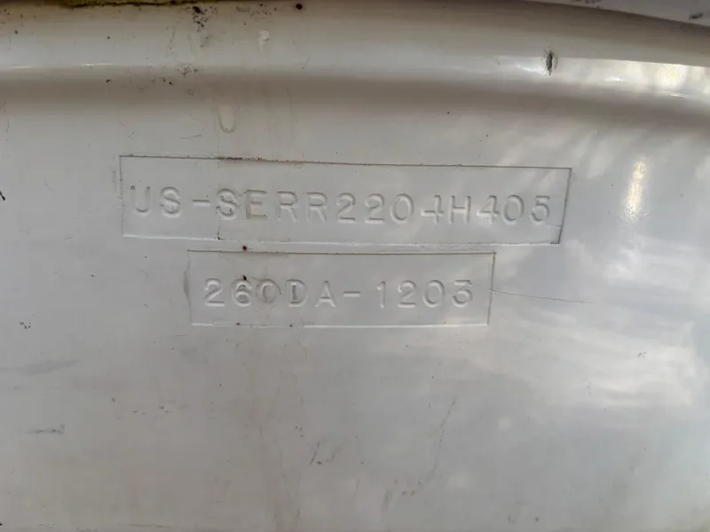 Slide: The Image of Hull identification number on 2005 Sea Ray 260 Sundancer boat. - 41