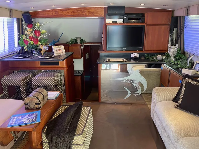 Slide: The Image of Luxurious 1992 Henriques 50 Sportfisherman interior with elegant decor and modern amenities. - 12