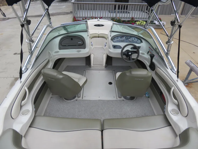Slide: The Image of Sea Ray 185 Sport 2005 - 2