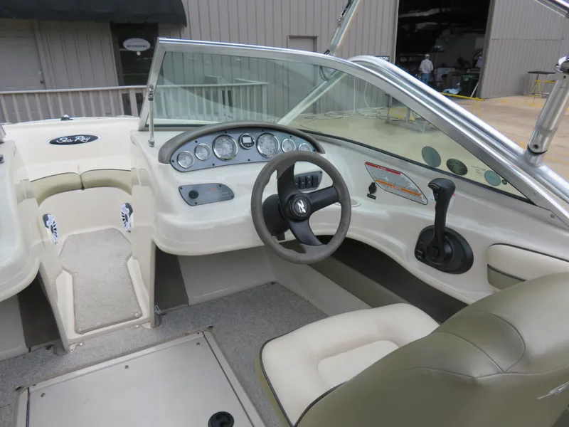 Slide: The Image of Sea Ray 185 Sport 2005 - 3