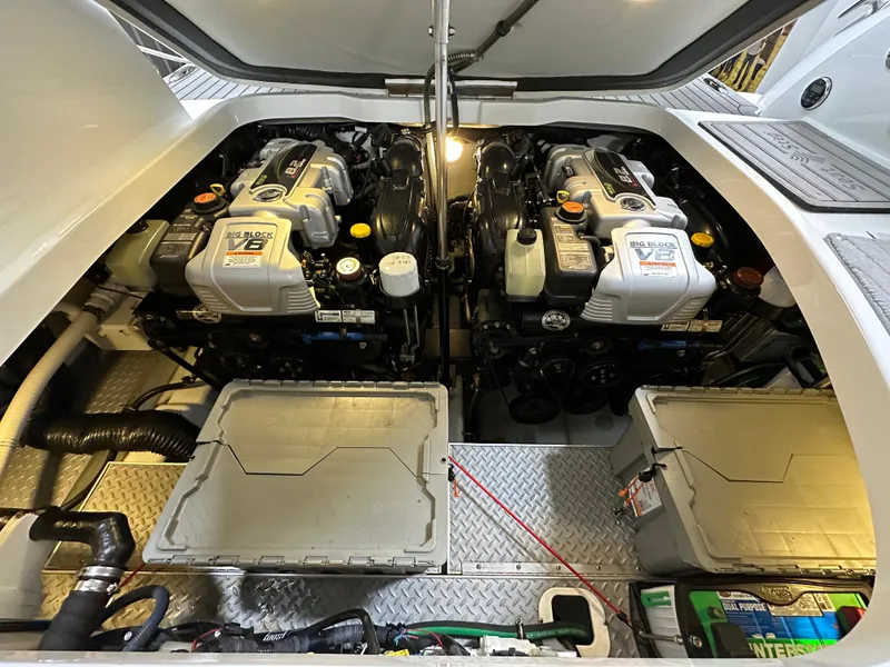 Slide: The Image of 2014 Formula 370 Super Sport engine compartment with dual V8 engines. - 26