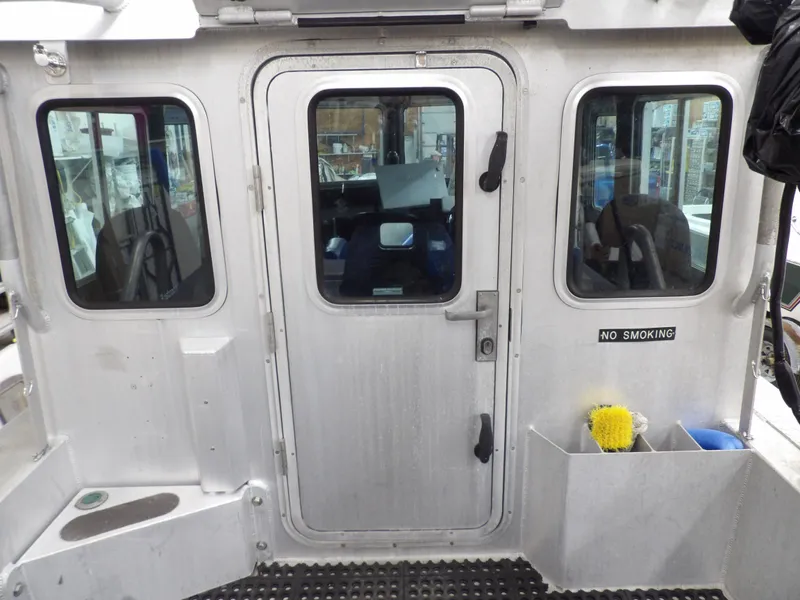 Slide: The Image of Safe Boats Defender 25 2005 - 50