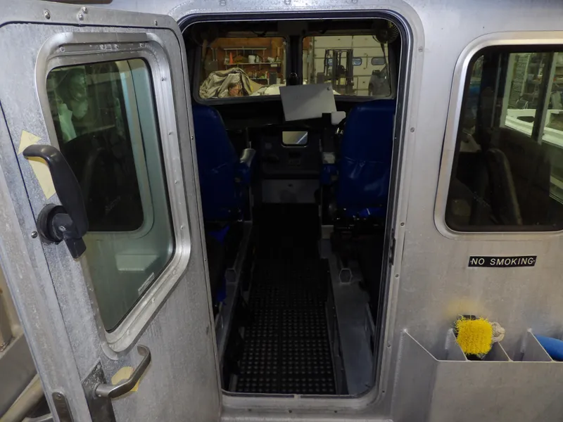 Slide: The Image of Safe Boats Defender 25 2005 - 51