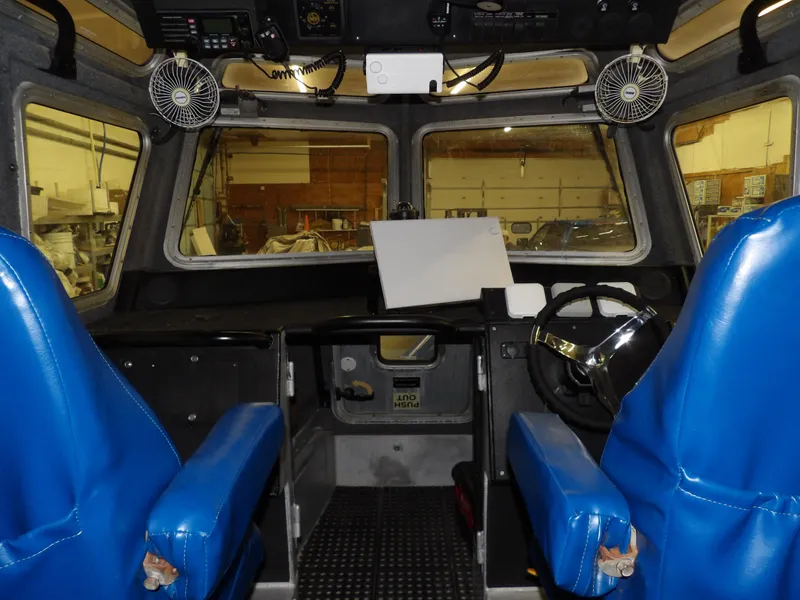 Slide: The Image of Safe Boats Defender 25 2005 - 55