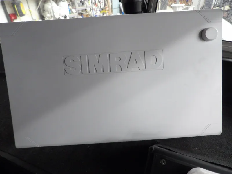 Slide: The Image of Safe Boats Defender 25 2005 - 61