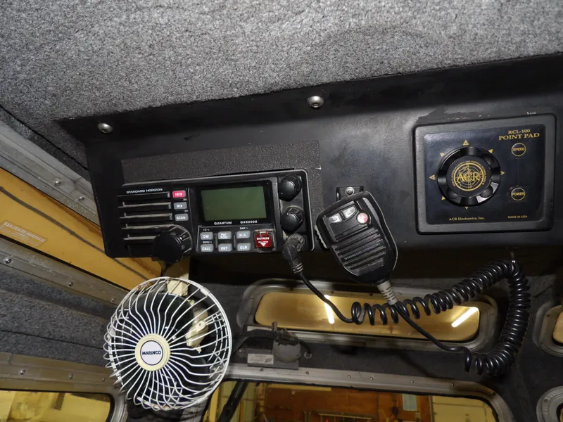 Slide: The Image of Safe Boats Defender 25 2005 - 67