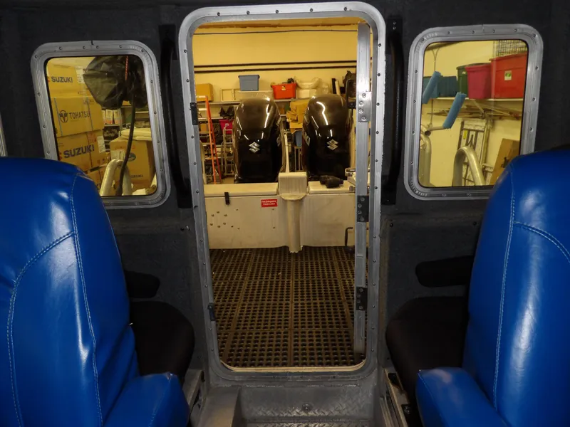 Slide: The Image of Safe Boats Defender 25 2005 - 70