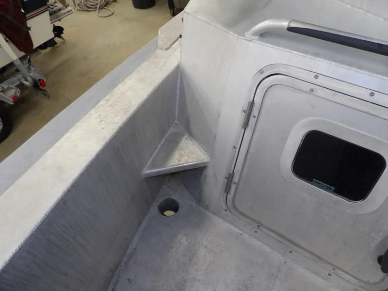 Slide: The Image of Safe Boats Defender 25 2005 - 79
