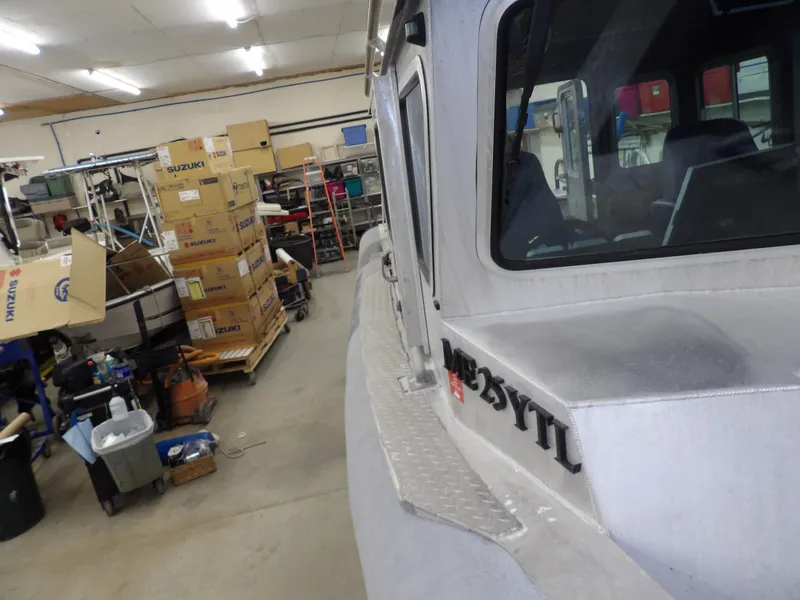 Slide: The Image of Safe Boats Defender 25 2005 - 80