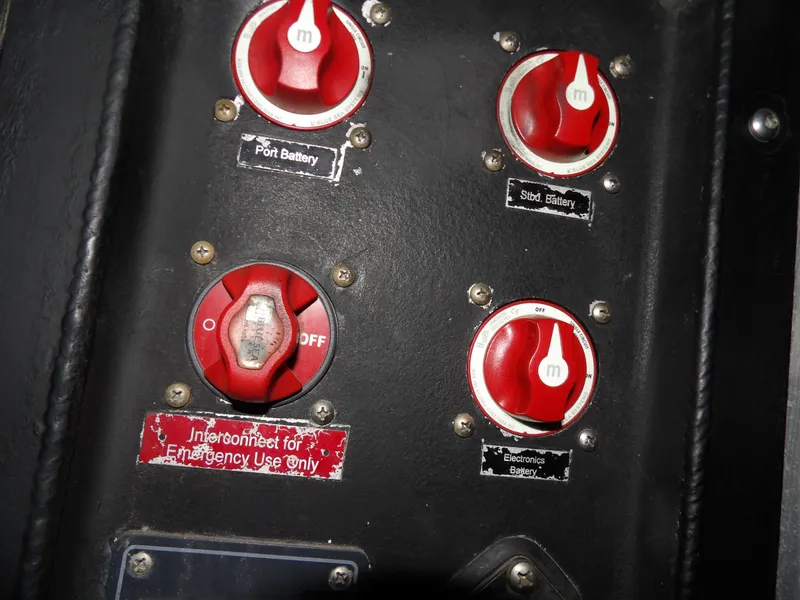 Slide: The Image of Safe Boats Defender 25 2005 - 86