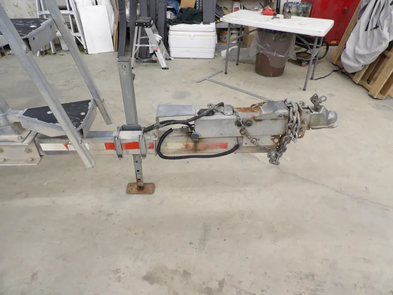 Slide: The Image of Safe Boats Defender 25 2005 - 90