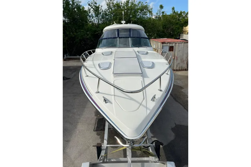 Slide: The Image of 2017 Formula 400 Super Sport boat on trailer, viewed from the bow. - 6