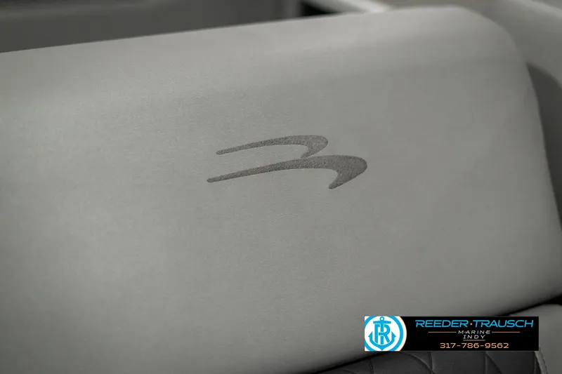 Slide: The Image of Bennington 22 LSB 2022 boat seat with logo, Reeder-Trausch branding visible. - 40