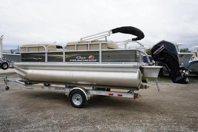 Slide: The Image of Sun Tracker Party Barge 18 2025 - 4