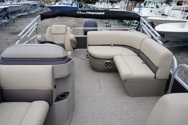 Slide: The Image of Sun Tracker Party Barge 18 2025 - 5