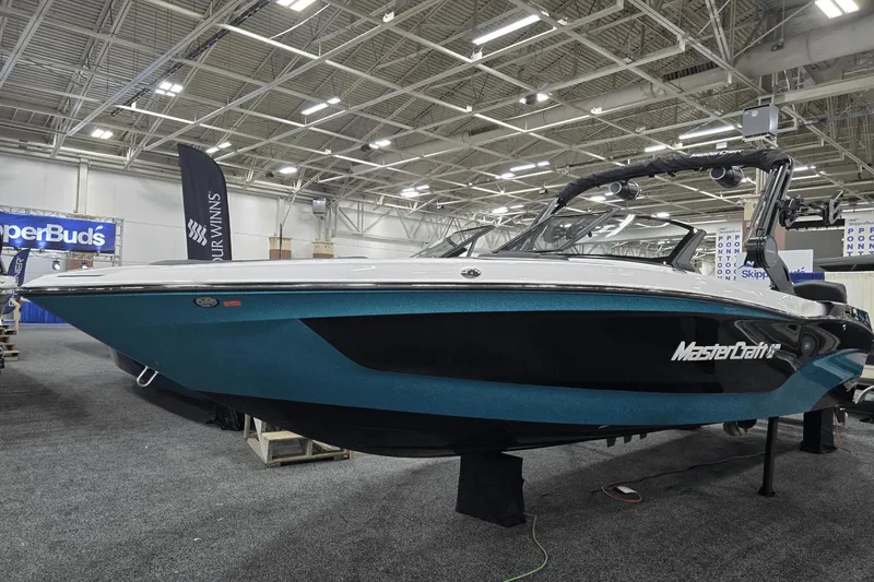 The Image of MasterCraft XT23 2025 - 0