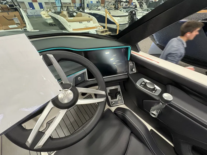 Slide: The Image of MasterCraft XT23 2025 - 28