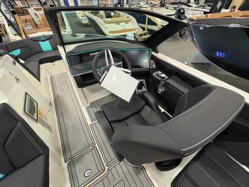 Slide: The Image of MasterCraft XT23 2025 - 30