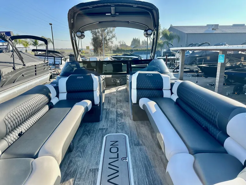 Slide: The Image of Avalon 27' Excalibur LTD Elite Windshield w/ Twin Mercury 450R Motors! 2025 - 4