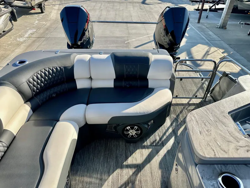 Slide: The Image of Avalon 27' Excalibur LTD Elite Windshield w/ Twin Mercury 450R Motors! 2025 - 6