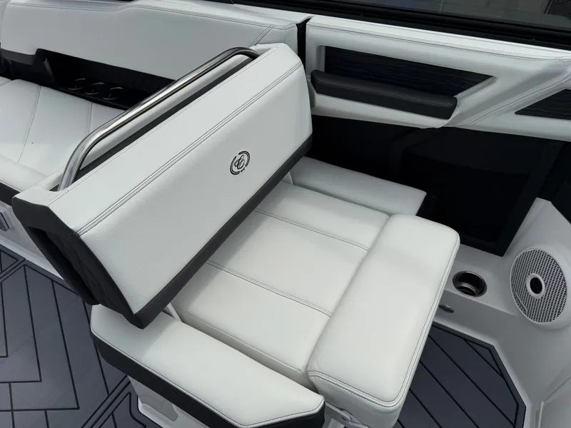 Slide: The Image of Cobalt R8 2025 - 22