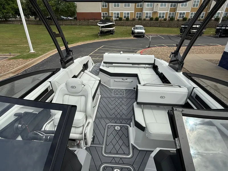 Slide: The Image of Cobalt R8 2025 - 34