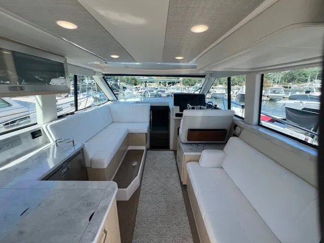 Slide: The Image of Regal 38 Fly 2023 - 5