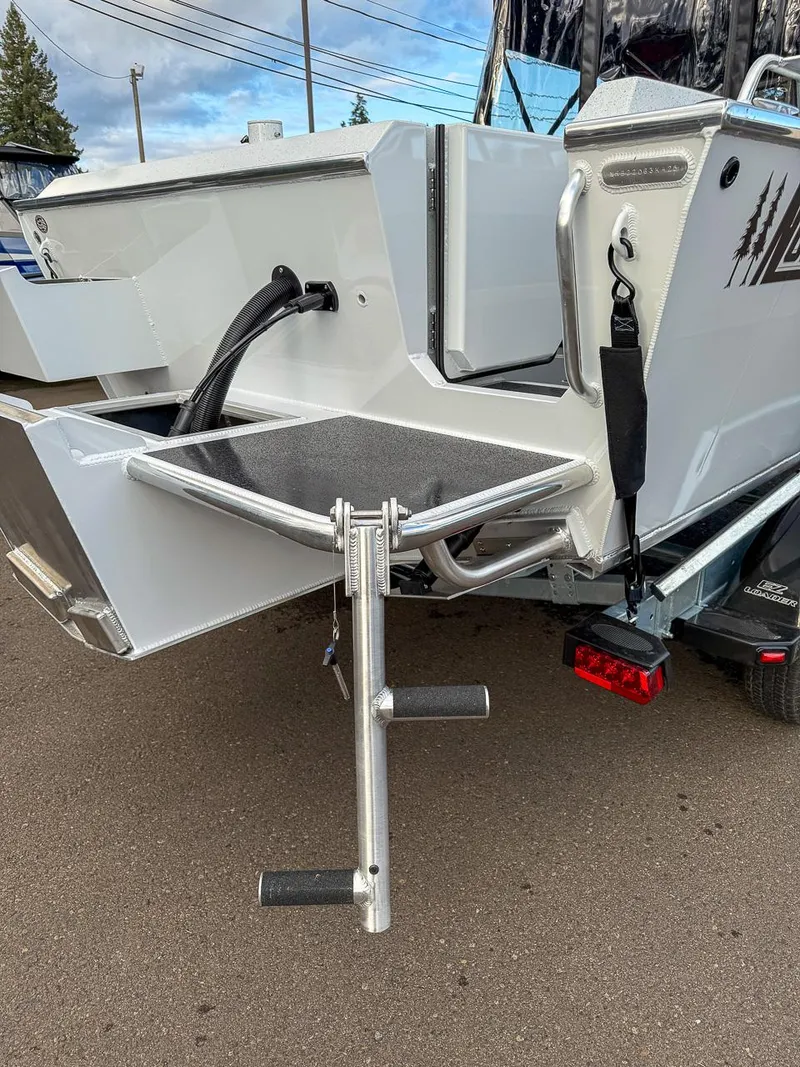 Slide: The Image of North River 22' Seahawk 2026 - 17