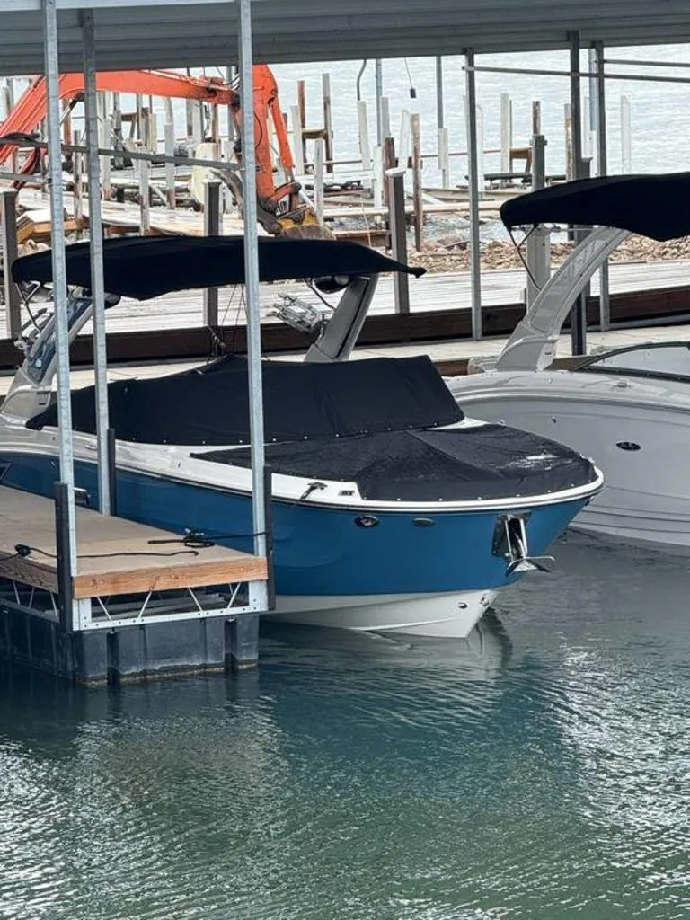 Slide: The Image of Sea Ray SDX 270 Surf 2025 - 2