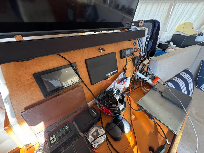 Slide: The Image of Navigation equipment and electronics on a 2001 Lagoon 410 catamaran. - 36