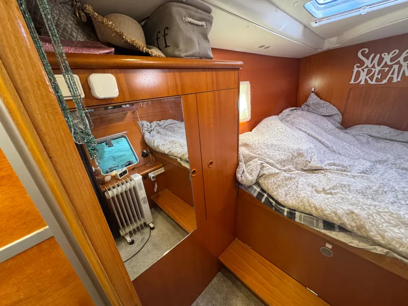 Slide: The Image of Lagoon 410 2001 - 51