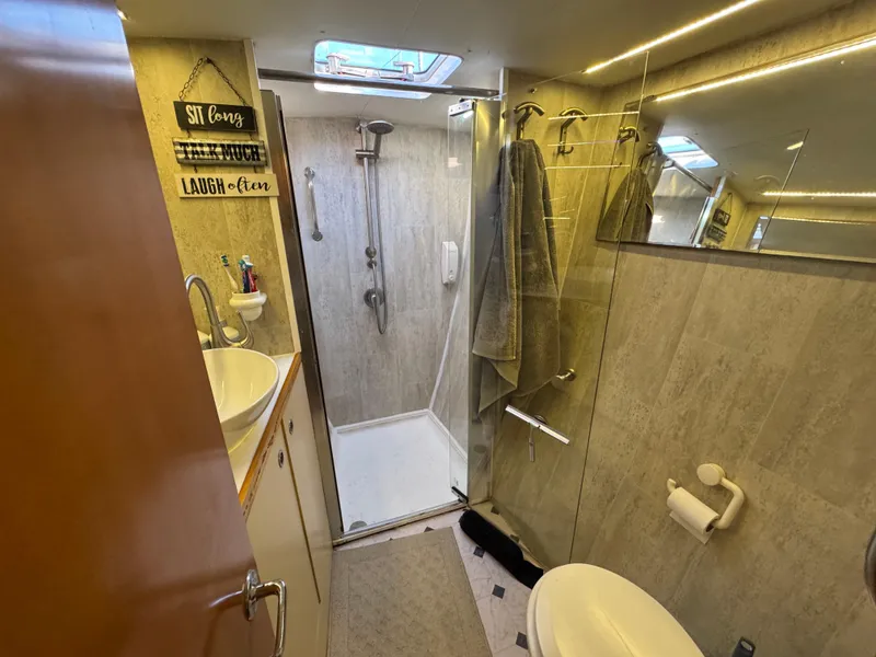 Slide: The Image of Lagoon 410 2001 - 54