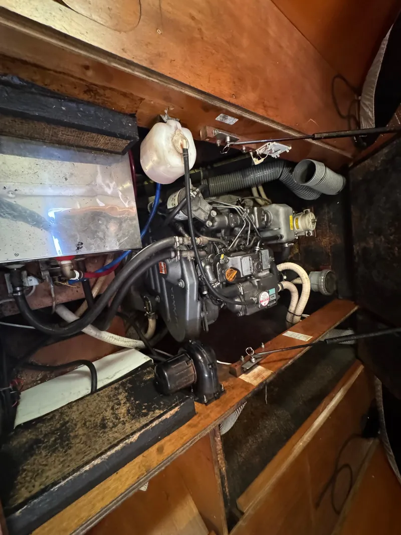 Slide: The Image of Lagoon 410 2001 - 59