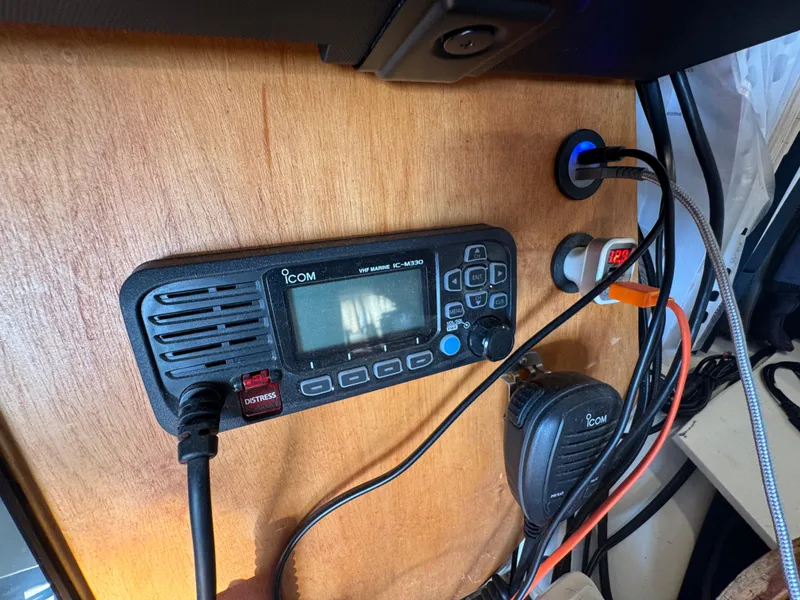 Slide: The Image of Lagoon 410 2001 - 64