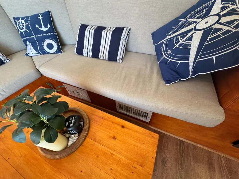 Slide: The Image of Lagoon 410 2001 - 71